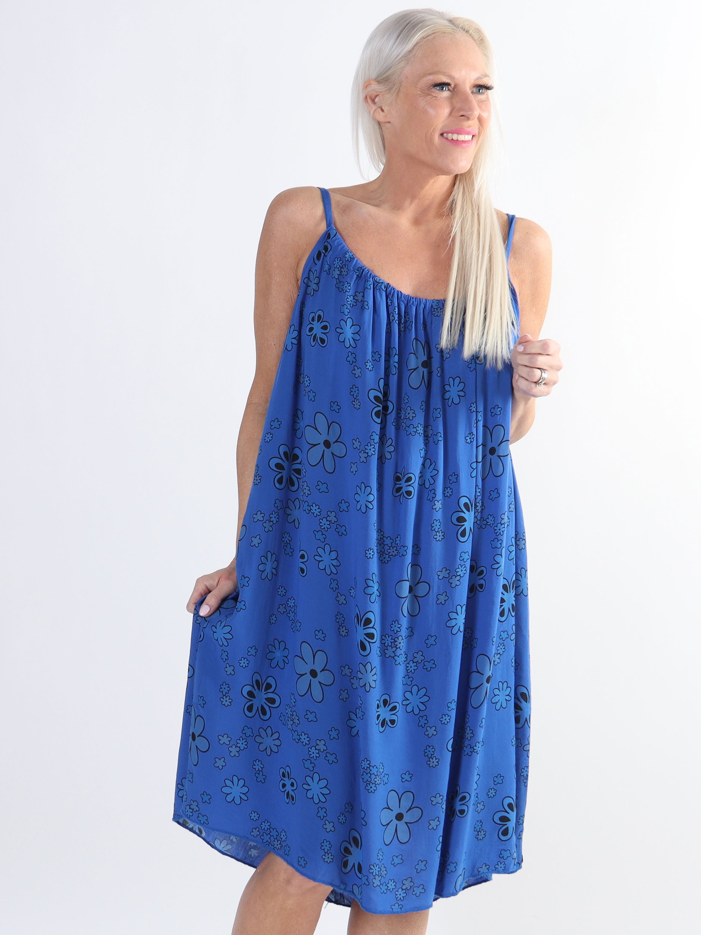 Sunshines Flower - Lätt viskosklänning med blommönster i stora storlekar